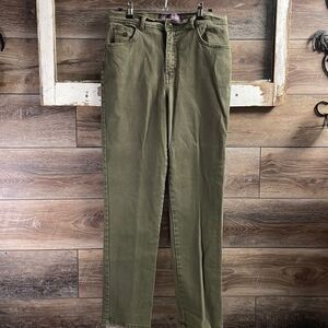 Gloria Vanderbilt,  Amanda Jeans, Green , Ladies Size 10